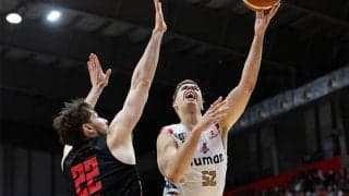 最終Qで勢いをつかんだ大阪が敵地でA東京に逆転勝利…司令塔の鈴木達也が要所で得点重ねる