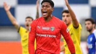 成長著しい鈴木彩艶にマンUが熱視線！ 現守護神の“守乱”に耐えかね、74億超えの高額オファー準備「浦和時代から強い関心」