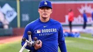 山本由伸にまさかのツッコミ「どこに挟んでんねーん」　大谷翔平との貴重ショットで発見