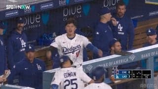 「投げるの下手」の声も！？大谷翔平、仲間HRに“種セレブレーション”で歓喜もファンからはツッコミ「笑った」「低すぎワロタｗ」