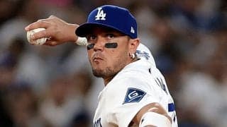 緊急登板のロハス、山本由伸のグラブ借りる→物真似も披露　大谷翔平も笑顔