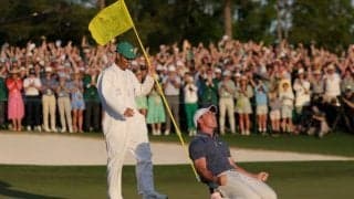 マキロイ、涙のグリーンジャケット　マスターズ優勝でウッズ以来史上6人目のグランドスラム達成