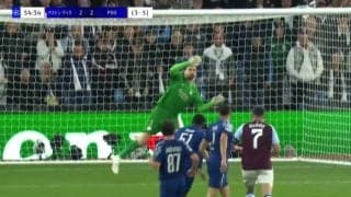 ゴラッソ過ぎてイタリア代表GKが諦めた？「マッギンのランニングミドルイカれてんだろ」スタジアム騒然の40メートル独走→急速落下する高速ドライブシュート炸裂の瞬間