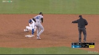 フリーマン、盗塁死で珍しく判定に“憮然” 魂の大激走シーンに驚き「足大丈夫？」心配の声相次ぐ