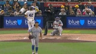 何が起きた？ カブス今永昇太の直球で“打者に異変”「そりゃ回る」「エグい」 イライラ爆発… “見逃し三振”で荒れる「なんか言ってる」