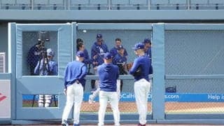 大谷翔平、ブルペンで14球　ロバーツ監督も凝視…調整再開後6度目、日本人3人が“リレー投球”