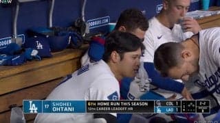 何を話してる…？ 大谷翔平が特大アーチ後に“作戦会議”「良いチーム」「今年も強い」 中継カメラがとらえたレアシーン