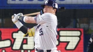 「“怪物打者”の顔が歪んだ」村上宗隆のアクシデントに韓国メディアも呆然　復帰初戦での故障再発は「誰も予想しなかった事態」