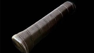 オーバーグリップなんかもういらない！サラサラなのに滑らない「天然皮革グリップ」の新世界【MONTHLY TENNIS GEAR SELECTION TENNIS EYE】