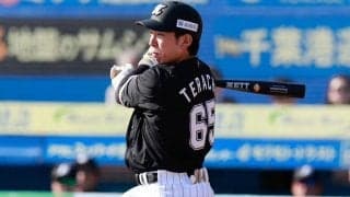 ロッテ逸材は「本当に19歳？」　天才的内角捌き…プロ1号→即2号に「すごいやつ出てきた」