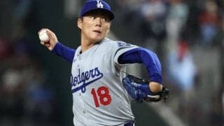 CY賞投手との“投手戦”で防御率「0点台」…キレのあるカーブに「なんてこった」山本由伸が7回自己最多タイ10奪三振無失点
