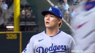 「えぐいって！」山本由伸＆スミス、一瞬で2アウト奪った“三振ゲッツー”に走者が愕然 「三振も送球も完璧」話題沸騰