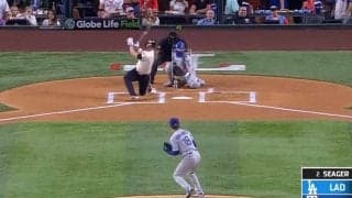 球場騒然！ 山本由伸に“打者ドン引き”「意味わからん」 縦に大きく曲がる“魔球”→マン振りして崩れ落ちる 「消えた？」「ヨーヨー！」