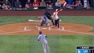 もうワケわからん！ 山本由伸に“打者が混乱”「エグすぎる」「真っ直ぐだと思った？」 理解不能な落ち方をする“魔球”にファン騒然