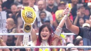 イヨ・スカイ、WWE“最大の祭典”で日本人女子初の快挙！ 女子世界王座防衛に成功 リア、ビアンカとのトリプルスレット戦を制して歓喜…全米熱狂