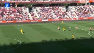 嘘だろ！伊東純也、ひとり爆走の超加速20mスプリントが話題に「どんだけ速いんだよ」「それ追いつくんかい」とんでもない爆速でボール回収した瞬間