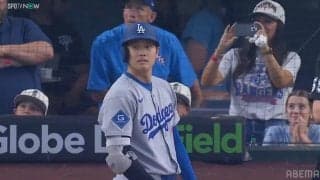 大谷翔平、“父親リスト”復帰初戦で敵地からも大歓声…相手捕手との“小粋な”やり取りも話題「おめでとうとか声かけたのかな？」