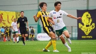 再会は“いつものグラウンド”で。久保遥夢と桑原唯斗がバチバチに繰り広げた「旧友マッチアップ」　高円宮杯プレミアリーグEAST 前橋育英高校×青森山田高校マッチレビュー