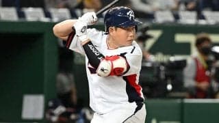 捕手が倒れ込んだのにストライク　中継席絶叫…韓国で起きた“珍事”「日本だとほぼボール」