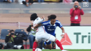 元クロップ・リヴァプールの真骨頂！ 南野拓実が“超強靭プレス”でボール奪取成功！ 鬼フィジカルで決定機を演出した一部始終