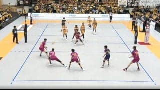 男子バレー、曲がって落ちる衝撃サーブに相手も“お見合い”