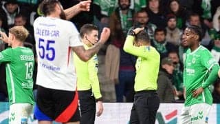 サンテチェンヌに勝ち点はく奪の可能性…勝利したリヨンとのダービーマッチでサポーターの投擲物が副審に頭に直撃