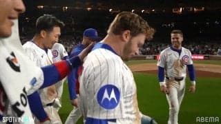 カブス、劇的サヨナラで鈴木誠也の“ユニ引っ張り”に注目 「めっちゃ服引っ張ってる人いる」歓喜の瞬間が話題沸騰