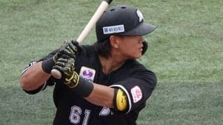 22歳ロマン砲は「うまくボールを運べる」　元本塁打王が絶賛した技術「柔らかく使えている」