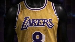コービー・ブライアントがルーキーシーズンに着用したユニフォームが約10億円で落札