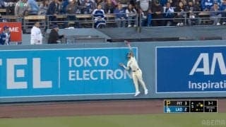 ロウキまかせろ！“絶対に佐々木朗希を助ける男”が今日もミラクルプレー！ 三たび窮地を救ったスーパーキャッチにファン興奮「いつも助かりすぎてる」