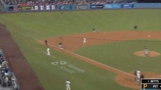 捕手が激昂！ 大谷翔平、警戒されてるのに全力スタート→“爆速盗塁”をあっさり決める… ファン騒然「走るんかい！」「そらキレるw」