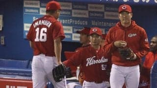 神宮で浴びせられた悲鳴と怒号…傷心の元広島右腕　救ったつば九郎の“神対応”