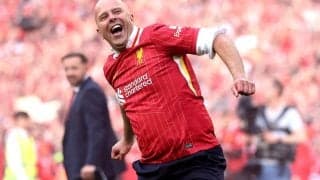 プレミアリーグ制覇のスロット監督が前任のクロップ氏に謝意｢彼の残したチームがトロフィーを獲得できた｣