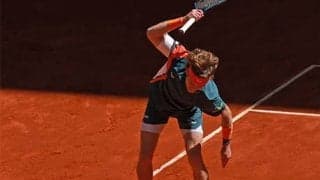  前年王者敗退 ラケット叩きつける 