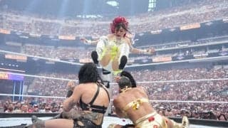 世界を騒がす日本人女子レスラー、“衝撃”のすっぴん顔が大バズり 宿敵と3人で…ファン垂涎の一枚に「ギャップえぐい」