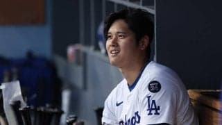 ド軍の美人妻が大谷を“完コピ”？　モデル顔負けのキメ顔＆ウインクが「可愛すぎ」