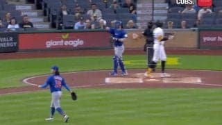 何故、そこに投げた！？  今永昇太の“想定外の魔球”にイライラ「これは打てない」 意表突かれた怪物打者が“三振バット投げ”「さすが今永先生」