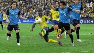 川崎DFがマネ撃退！“神カバーリング”にネット衝撃「すごい対応」「A代表呼ばれるな」「世界の佐々木旭」大ピンチで敵２人を吹っ飛ばした瞬間