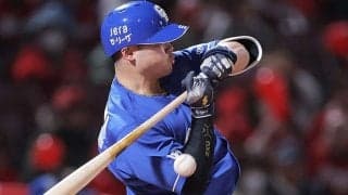 中日・細川成也、右手付近に死球→途中交代に　143キロ直撃、苦悶の表情で倒れ込む