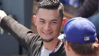 戦力外→“無職”で覚悟「もうチャンスない」　新妻と赤子連れ…元オリ右腕が渡米したワケ