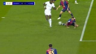 嘘だろ！バルサ守備陣もお手上げ“驚愕のヒールショット”にスタジアム騒然「なんだそのシュート」「おしゃれすぎだろ」