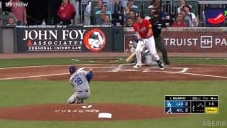 山本由伸、脅威の身体能力で“神キャッチ”…超強烈ライナーを流れるような身のこなしで好捕の瞬間「さすがの山本」