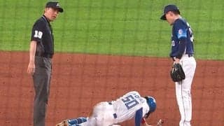 日本ハム・五十幡が盗塁時に負傷か　スライディング後に倒れこむ…カートに乗り交代