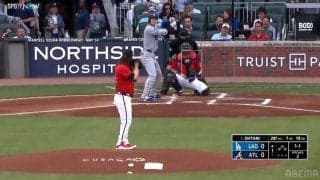 大谷翔平の“爆速ファール”に「あぶねー」名手も思わず苦笑いの瞬間…きわどい打球に敵地も嘆息「ファールでもどよめきが」