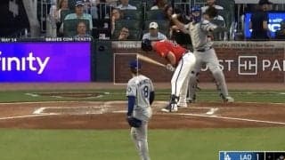 何を見てる？ 山本由伸、神投球で“打者に異変”「エグすぎる」「手が出ない」 動けなくなる… 究極コースを突いた“見逃し三振”