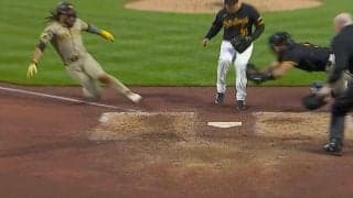 「もはや暴力」 天才タティスJr.が大暴れ！ “飛び蹴りレベル”でホームに爆速生還「狂ってる」 相手バッテリーを絶望させた“超攻撃的走塁”