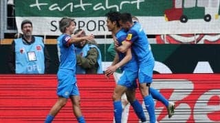 町野修斗がPKで先制弾、自身は負傷交代もアウグスブルクに快勝のキールが残留の望みを繋ぐ【ブンデスリーガ】