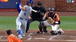 なんだこれは…？ 菅野智之に“打者ドン引き”「この球は打てない」 バットから逃げる“魔球”→“マン振り三振”で黙ってベンチに立ち去る