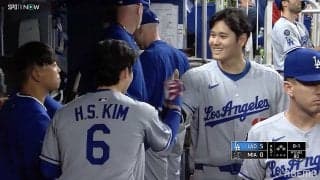 よくやった！大谷翔平が9号HR直後キム・ヘソンに“粋な祝福” 振り返って改めて「ぽんぽんして喜んでる」ベンチで滲む人柄に反響