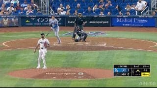 ウソだろ…大谷翔平の弾丸アーチに投手が愕然 157キロ“快速球”→190キロで“矢のように”打ち返され舌を「ペロリ」ただ呆然